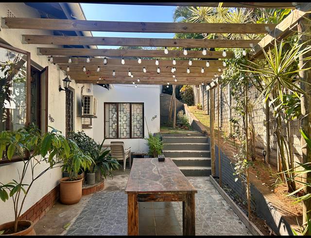 4 BEDROOM HOUSE FOR SALE IN SHEFFIELD BEACH